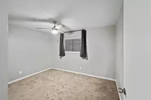 2910 Sweet Gum St, Garland, TX 75044 - Photo 17