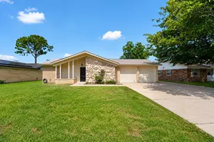 2102 Jeannette Ct, Arlington, TX 76010 - Photo 1