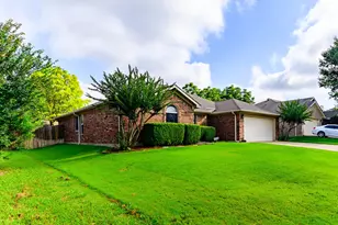 633 Manchester Dr, Mansfield, TX 76063 - Photo 3