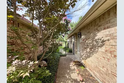 3212 Laurel Oaks Court, Garland, TX 75044 - Photo 3