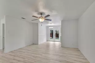 3836 Carver Pl, Irving, TX 75061 - Photo 9