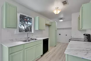 3836 Carver Pl, Irving, TX 75061 - Photo 3