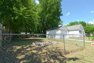 901 N Howeth, Gainesville, TX 76240 - Photo 5