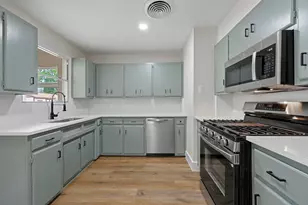 716 Pine St, Hurst, TX 76053 - Photo 9