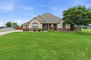813 Blue Quail Dr, Weatherford, TX 76087 - Photo 1