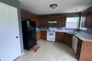 517 Birch St, Crowley, TX 76036 - Photo 17