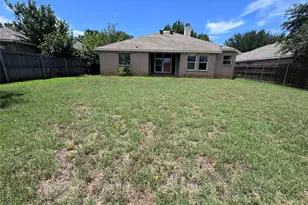 517 Birch St, Crowley, TX 76036 - Photo 5