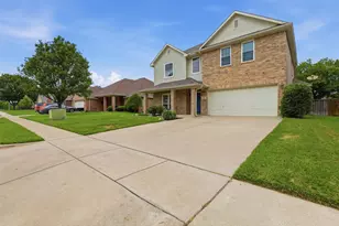 807 Huebner Way, Burleson, TX 76028 - Photo 3