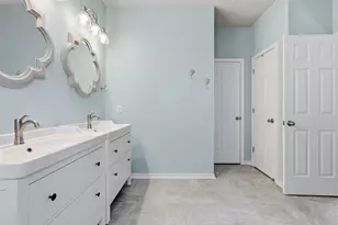 807 Huebner Way, Burleson, TX 76028 - Photo 37