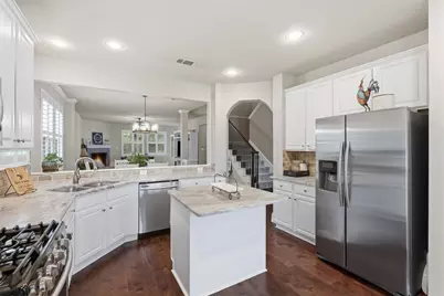 807 Huebner Way, Burleson, TX 76028 - Photo 13
