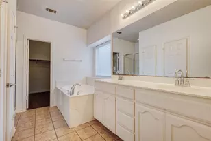 7048 Summit Parc Dr, Dallas, TX 75249 - Photo 13