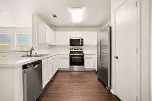 1966 Courtside Dr, Dallas, TX 75051 - Photo 9