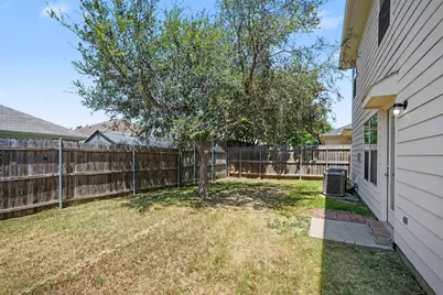 1966 Courtside Drive, Dallas, TX 75051 - Photo 29