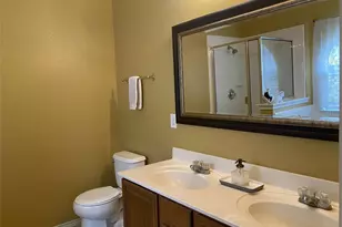209 Moonlight Dr, Euless, TX 76039 - Photo 3