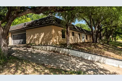 605 Blue Lake Drive, Fort Worth, TX 76103 - Photo 5