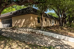 605 Blue Lake Dr, Fort Worth, TX 76103 - Photo 5