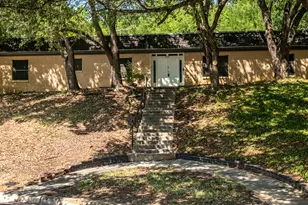 605 Blue Lake Dr, Fort Worth, TX 76103 - Photo 3