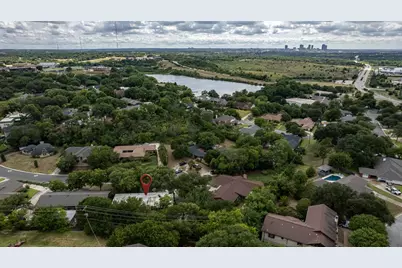 605 Blue Lake Drive, Fort Worth, TX 76103 - Photo 37