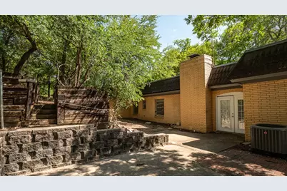 605 Blue Lake Drive, Fort Worth, TX 76103 - Photo 7
