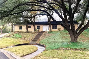 605 Blue Lake Dr, Fort Worth, TX 76103 - Photo 1