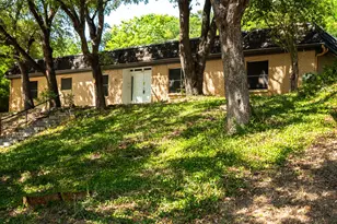 605 Blue Lake Dr, Fort Worth, TX 76103 - Photo 3