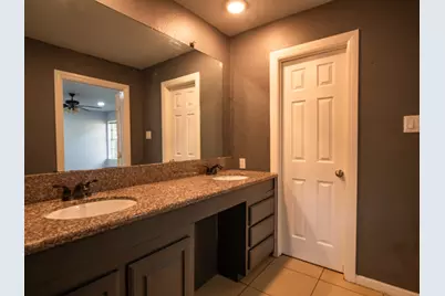 605 Blue Lake Drive, Fort Worth, TX 76103 - Photo 29
