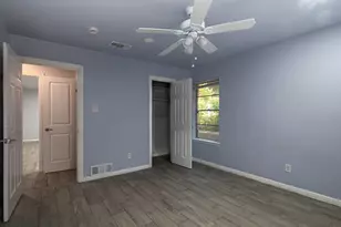 605 Blue Lake Dr, Fort Worth, TX 76103 - Photo 31