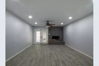 605 Blue Lake Drive, Fort Worth, TX 76103 - Photo 15