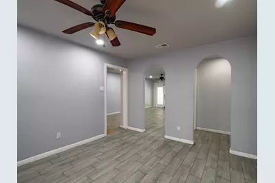 605 Blue Lake Drive, Fort Worth, TX 76103 - Photo 19