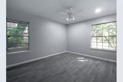 605 Blue Lake Drive, Fort Worth, TX 76103 - Photo 31