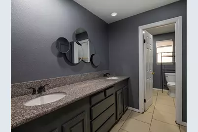 605 Blue Lake Drive, Fort Worth, TX 76103 - Photo 23