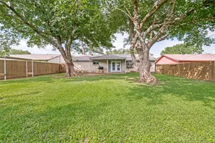 1911 Devonshire Dr, Arlington, TX 76015 - Photo 17