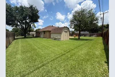 133 Springhill Drive, Hurst, TX 76054 - Photo 17