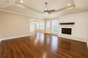 133 Springhill Dr, Hurst, TX 76054 - Photo 3
