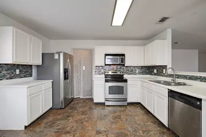 5600 Wiltshire Drive, Fort Worth, TX 76135 - Photo 9