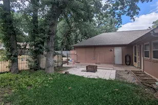1816 Crooked Ln, Fort Worth, TX 76112 - Photo 35
