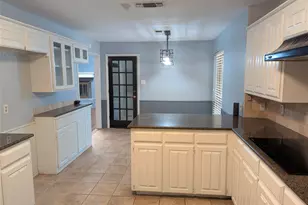 1816 Crooked Ln, Fort Worth, TX 76112 - Photo 9