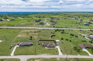 1032 Justin Dr, Springtown, TX 76082 - Photo 3