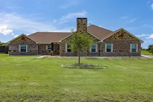 1032 Justin Dr, Springtown, TX 76082 - Photo 1