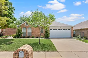 1916 Pine Ridge Dr, Bedford, TX 76021 - Photo 1
