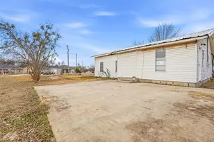1412 Chase Ave, Cleburne, TX 76031 - Photo 19