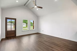 2603 Creekview Dr, Granbury, TX 76048 - Photo 9