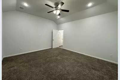 917 E Maddox Avenue, Fort Worth, TX 76104 - Photo 11