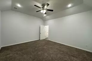 917 E Maddox Ave, Fort Worth, TX 76104 - Photo 11