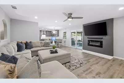4905 Emerald Lake Drive, Fort Worth, TX 76103 - Photo 5