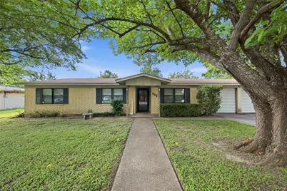 912 W Elizabeth Drive, Robinson, TX 76706 - Photo 1