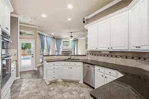 1109 Brook Arbor Dr, Mansfield, TX 76063 - Photo 11
