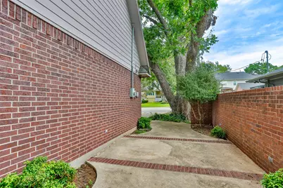 226 Gordon Street, Gainesville, TX 76240 - Photo 37