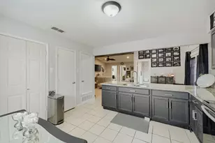 1443 Brook Meadow Cir, Lancaster, TX 75134 - Photo 7