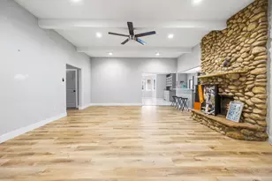 1810 Waterwood Dr, Arlington, TX 76012 - Photo 5